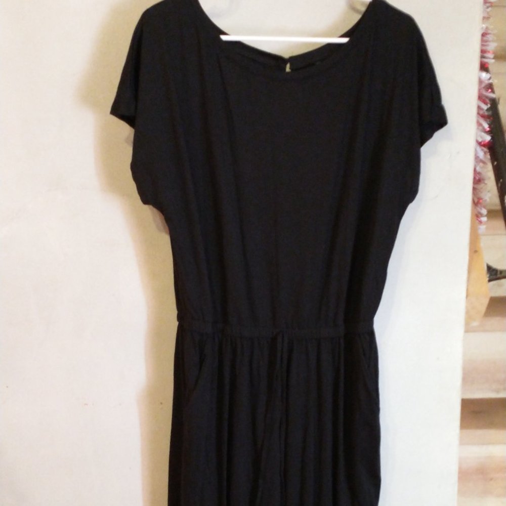 SHEIN BLACK JUMPER.... LIKE NEW